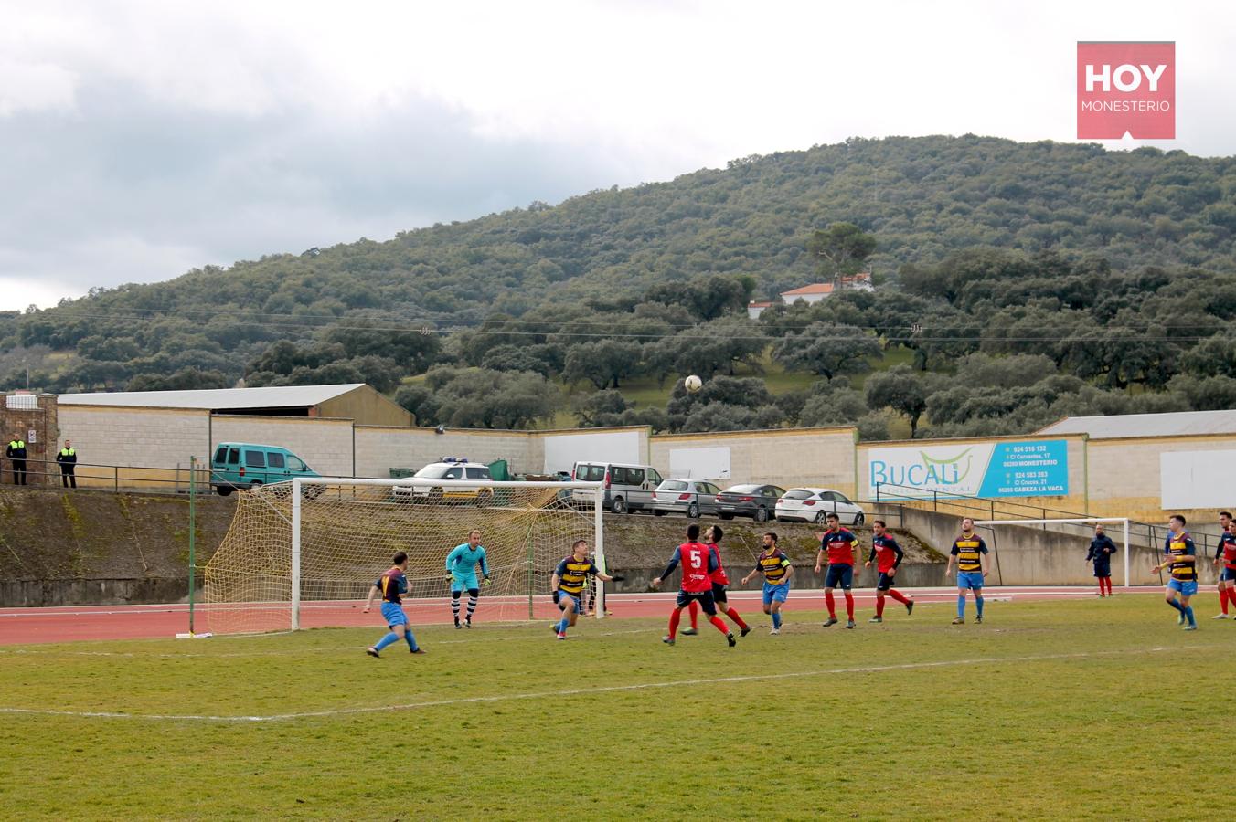 Los amarillos se enfrentaron este domingo al líder de grupo, al C.D. Usagre. Los locales le plantaron cara y consiguieron un empate a uno, a pesar de las dificultades. 