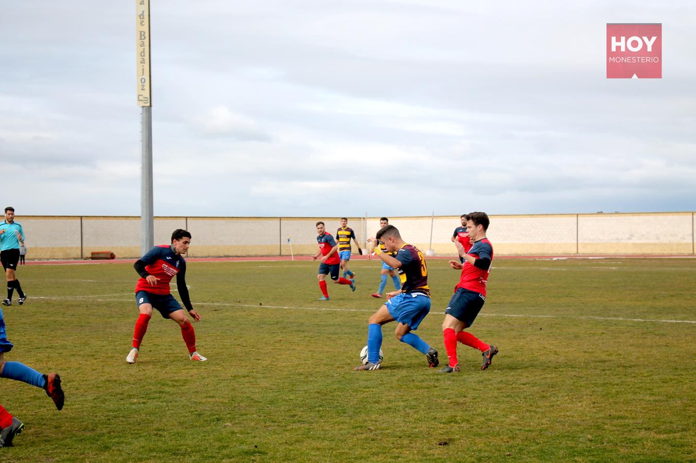 Los amarillos se enfrentaron este domingo al líder de grupo, al C.D. Usagre. Los locales le plantaron cara y consiguieron un empate a uno, a pesar de las dificultades. 