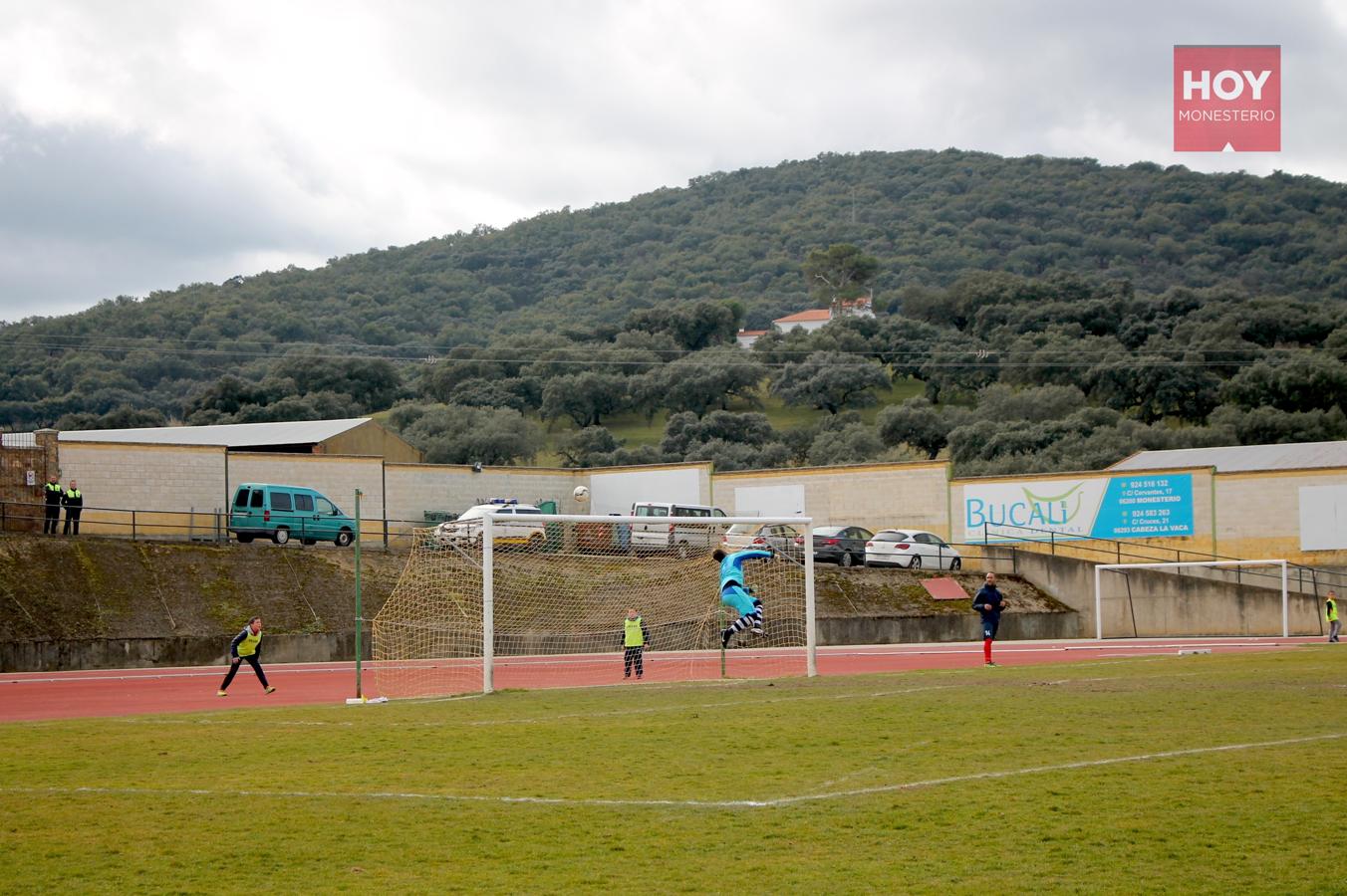 Los amarillos se enfrentaron este domingo al líder de grupo, al C.D. Usagre. Los locales le plantaron cara y consiguieron un empate a uno, a pesar de las dificultades. 