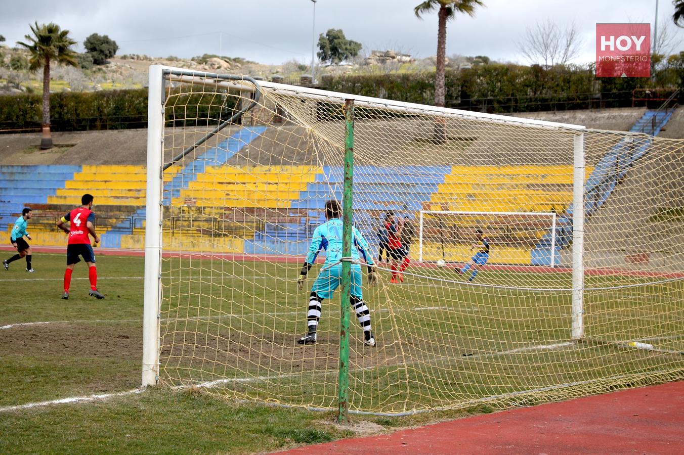 Los amarillos se enfrentaron este domingo al líder de grupo, al C.D. Usagre. Los locales le plantaron cara y consiguieron un empate a uno, a pesar de las dificultades. 