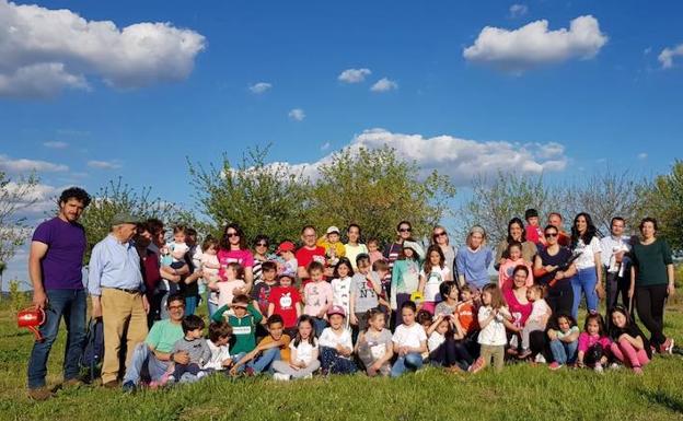 Foto de familia de los asistentes a la cita 
