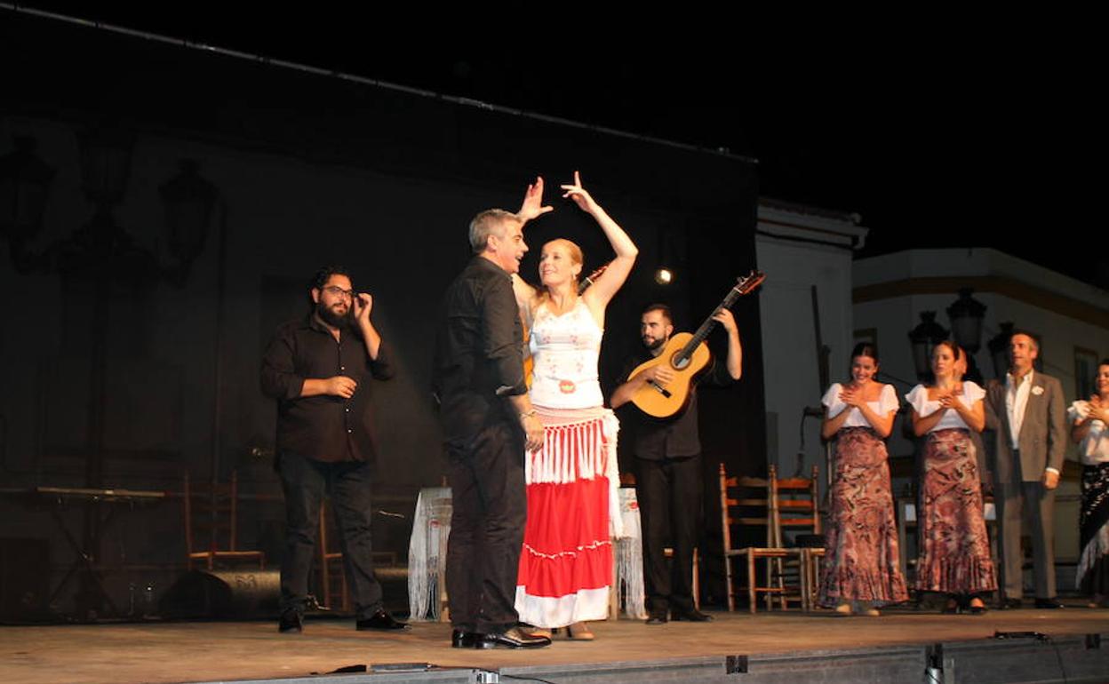 Manuela Sánchez, que clausura esta noche curso, durante una de sus actuaciones en Monesterio 