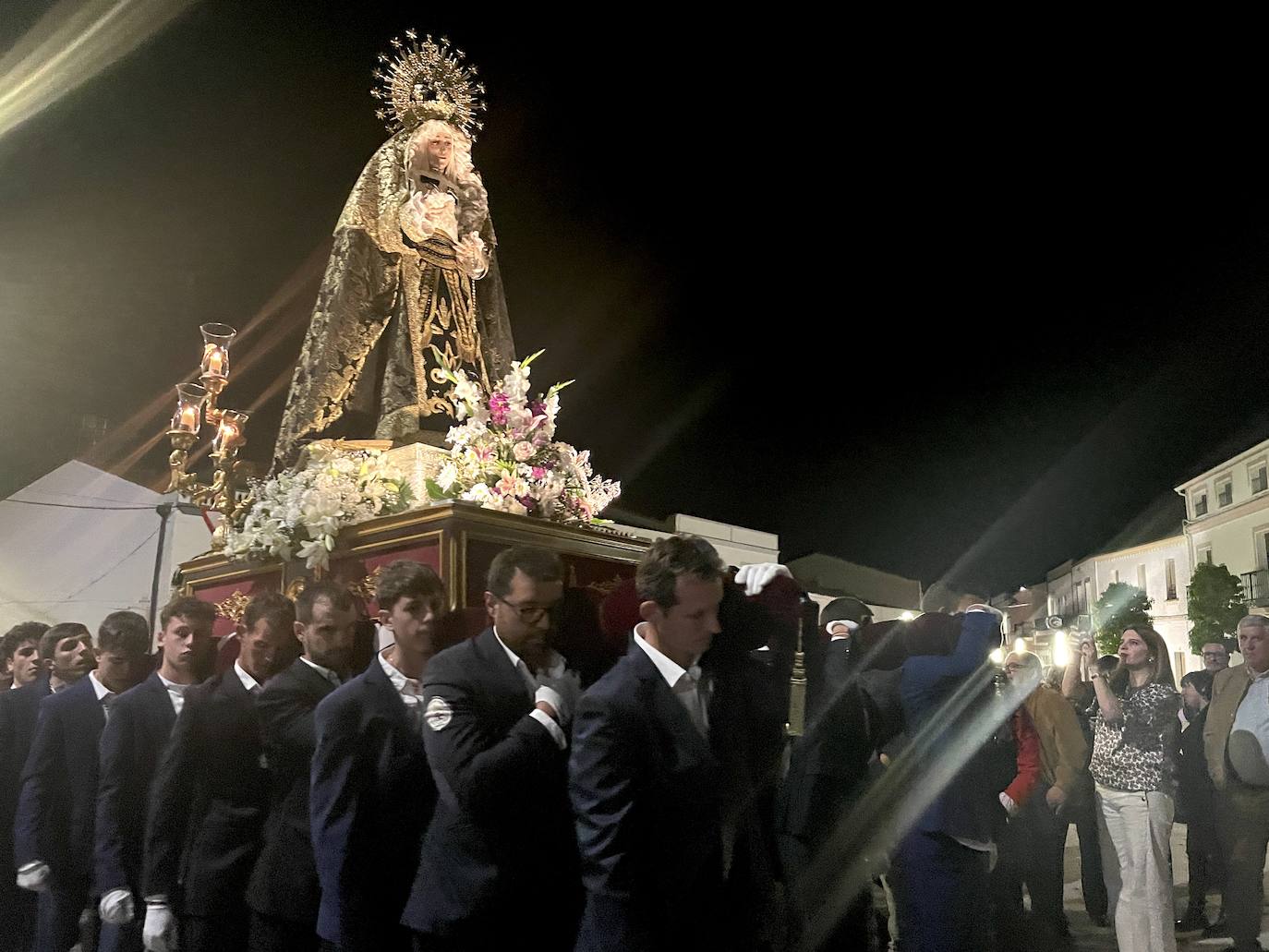 La Virgen de la Soledad procesionó la noche del Viernes Santo