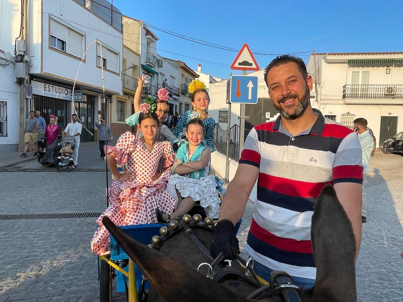 PROCESIÓN DE SAN ISIDRO POR LAS CALLES DE MONESTERIO