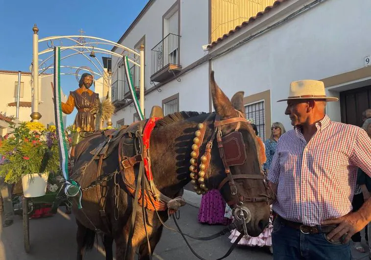La procesión de San Isidro Labrador da el pistoletazo de salida a cuatro días de romería