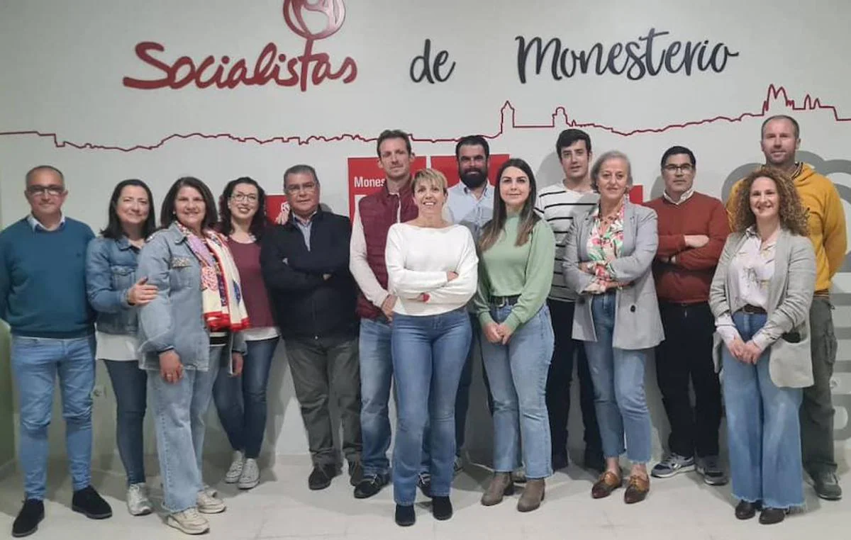 Candidatura del PSOE de Monesterio de cara a este 28-M, encabezada por Loli Vargas.