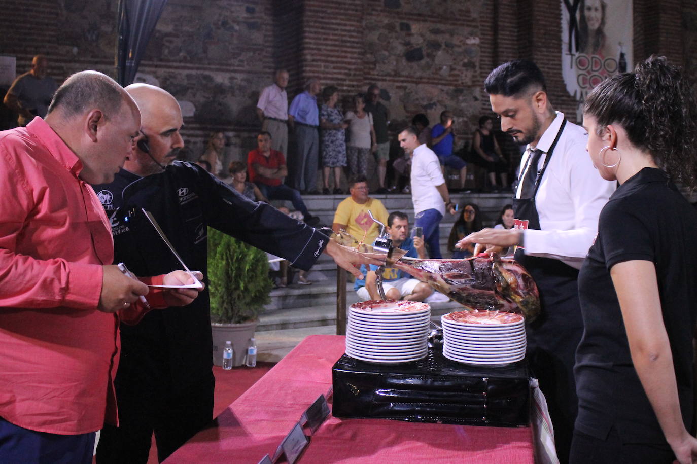 En imágenes, el XXIII Concurso de Cortadores de Jamón de Monesterio