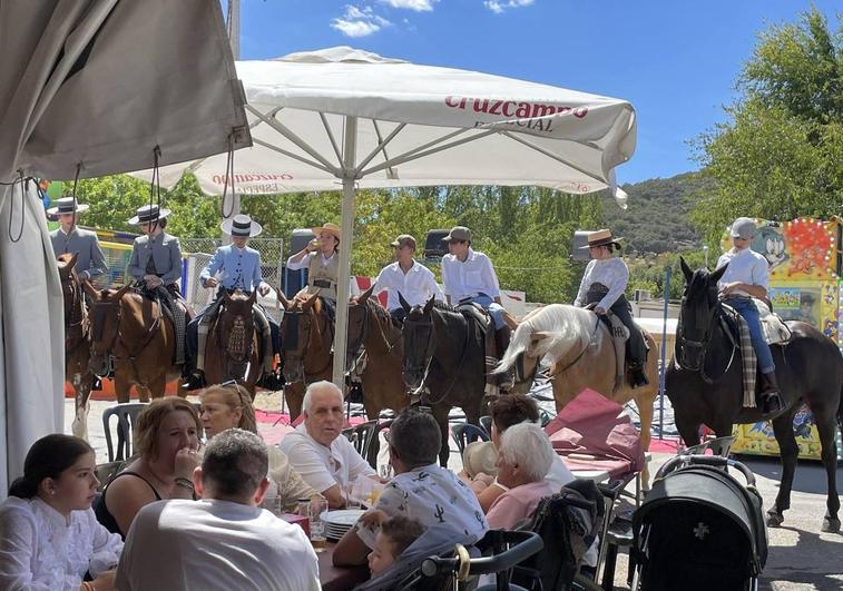 Paseo a caballo en el jueves de Feria en Monesterio