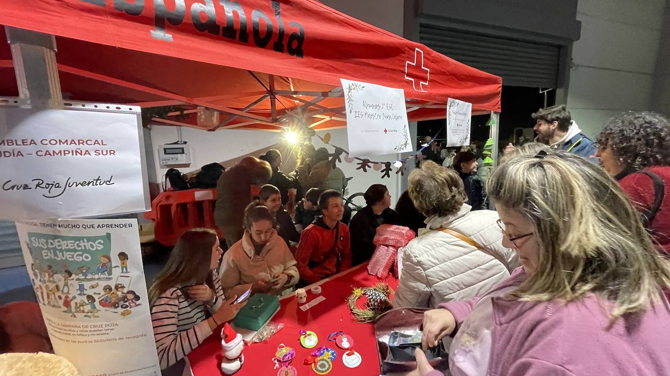 Nieve artificial, animación y mercadillo en la inauguración de la Navidad de Monesterio