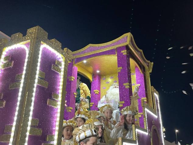 Fotos: La cabalgata de Reyes llenó de ilusión y magia las calles de Monesterio