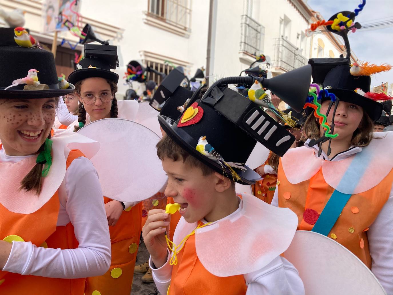 Fotos: Desfile infantil de Carnaval del CEIP El Llano de Monesterio 2023