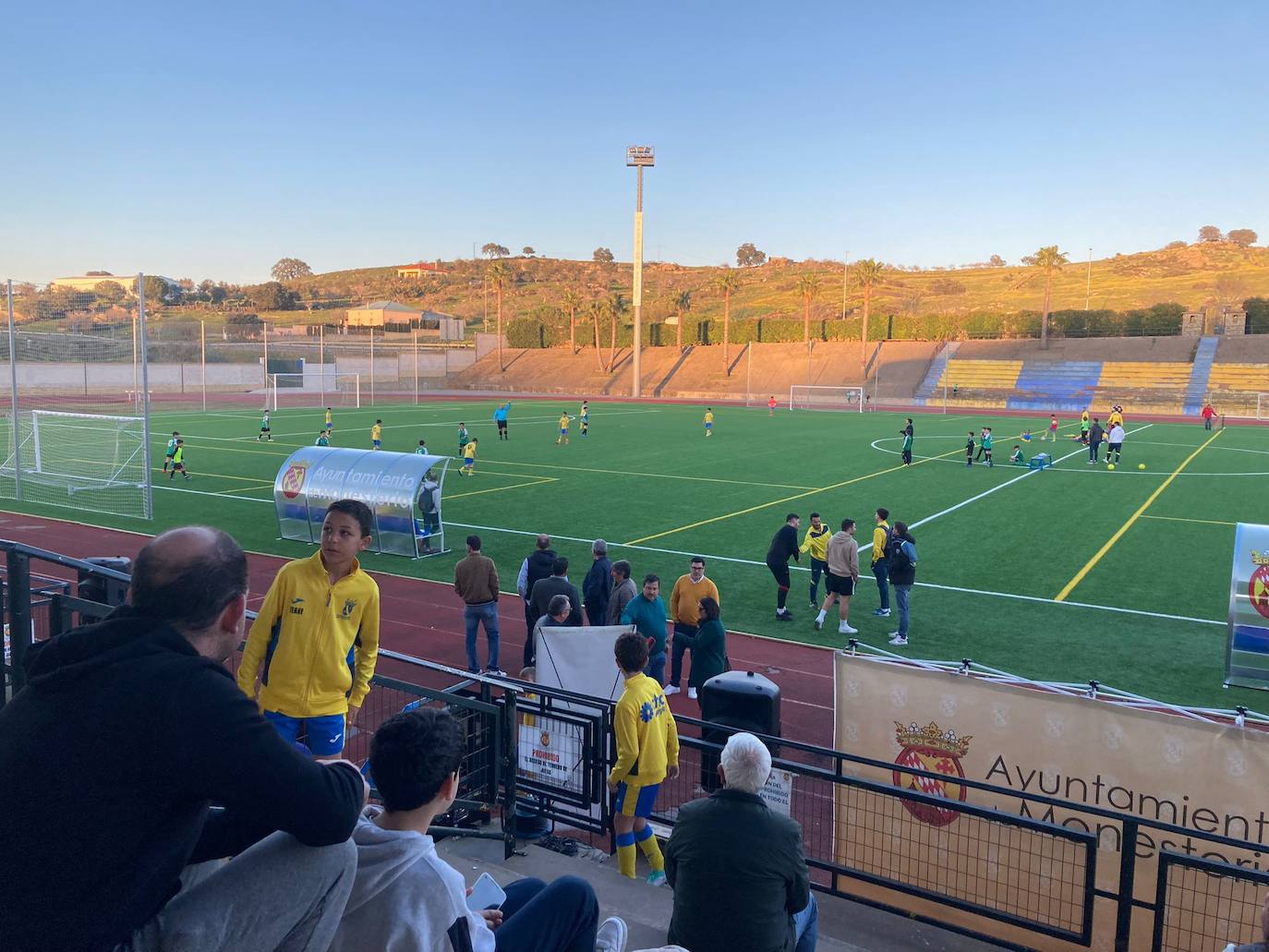 Inauguración oficial del campo de fútbol de césped artificial de Monesterio