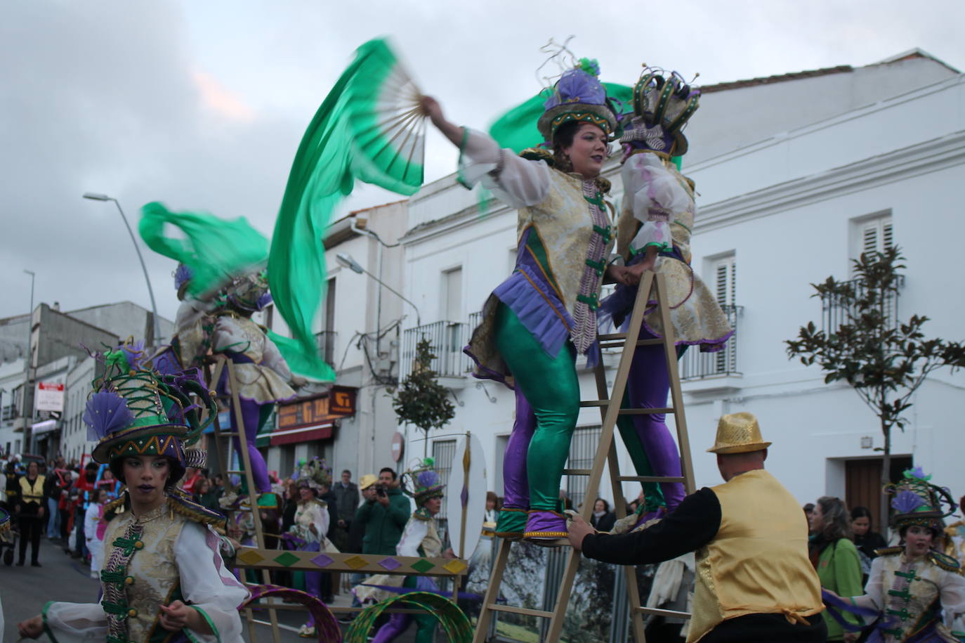 En imágenes, el pasacalles popular del Carnaval de Monesterio (Parte III)