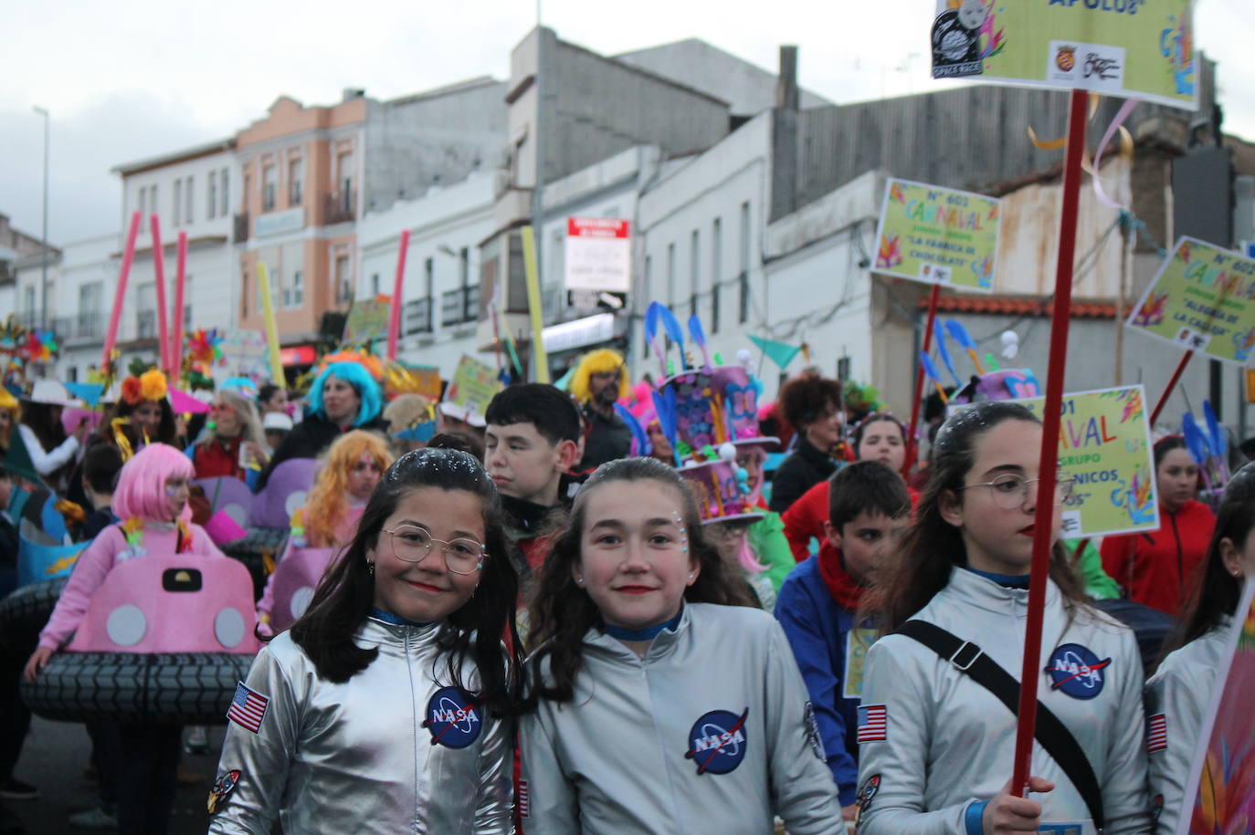 En imágenes, el pasacalles popular del Carnaval de Monesterio (Parte III)