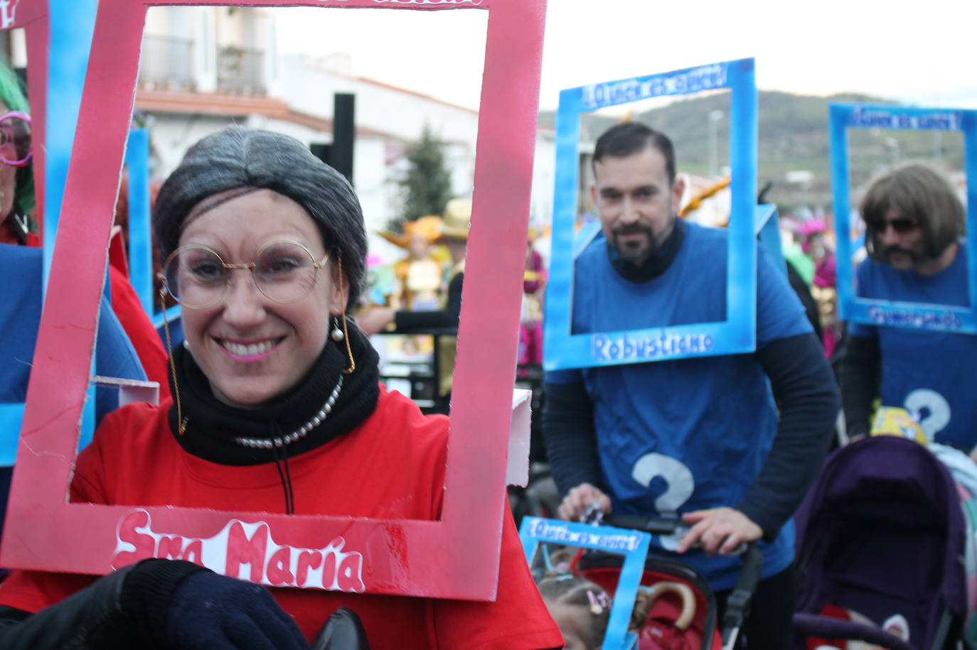 En imágenes, el pasacalles popular del Carnaval de Monesterio (Parte I)