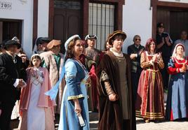 El responsable de encarnar este año la figura de Carlos V ha sido Hugo Barrientos, de la compañía zafrense 'Ateatrados