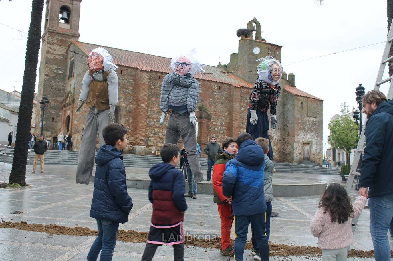 En imágenes, la tradicional Quema de Judas de Monesterio 2024