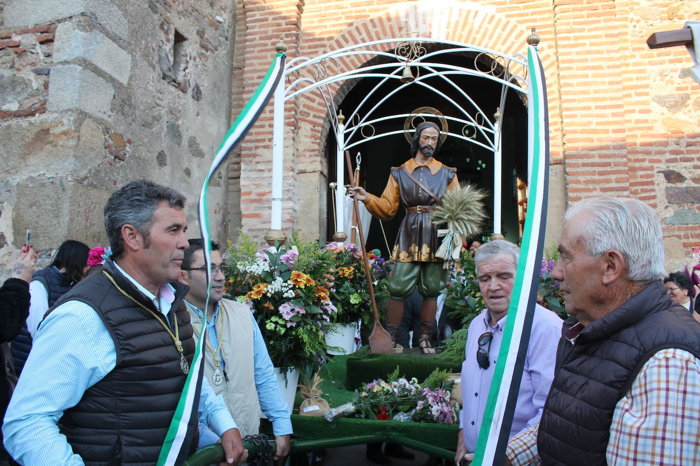 Fotos| Procesión de San Isidro por las calles de Monesterio 2024