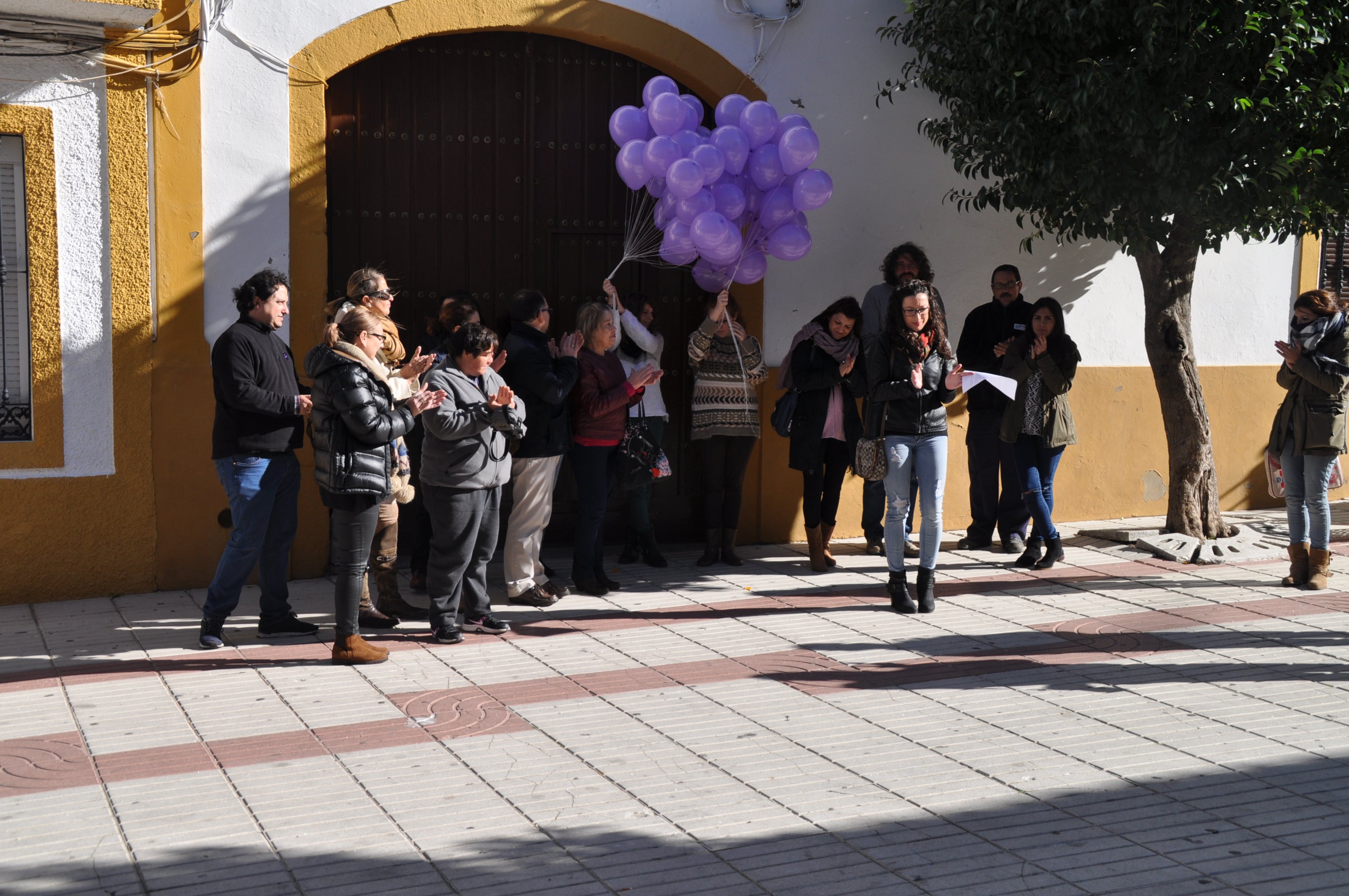 Concentraciónen la puerta del Ayuntamiento