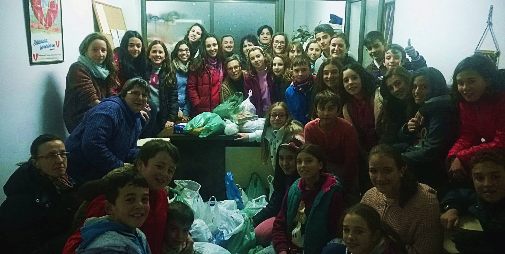 Cáritas Parroquial recauda más de mil Kilogramos de alimentos no perecederos para familias desfavorecidas