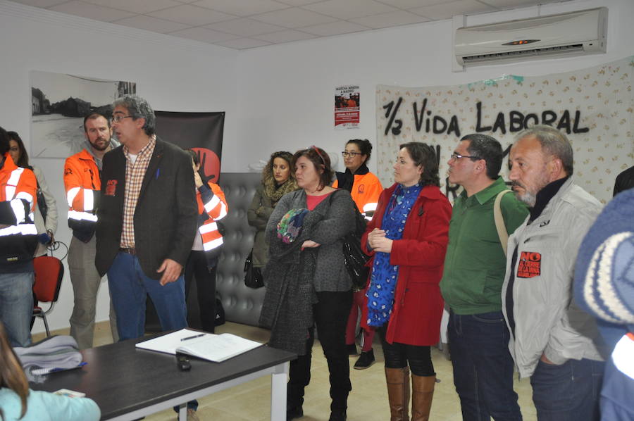 Dirigentes de IU apoyando a los mineros