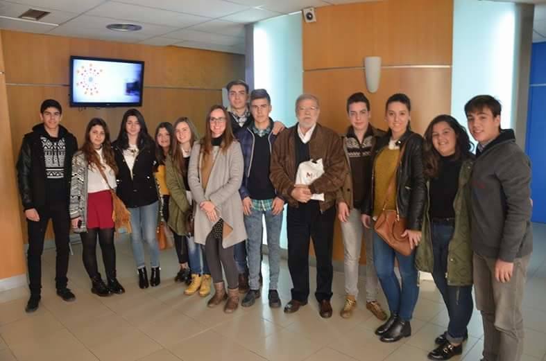 Todo el grupo tras la entrevista a Ibarra