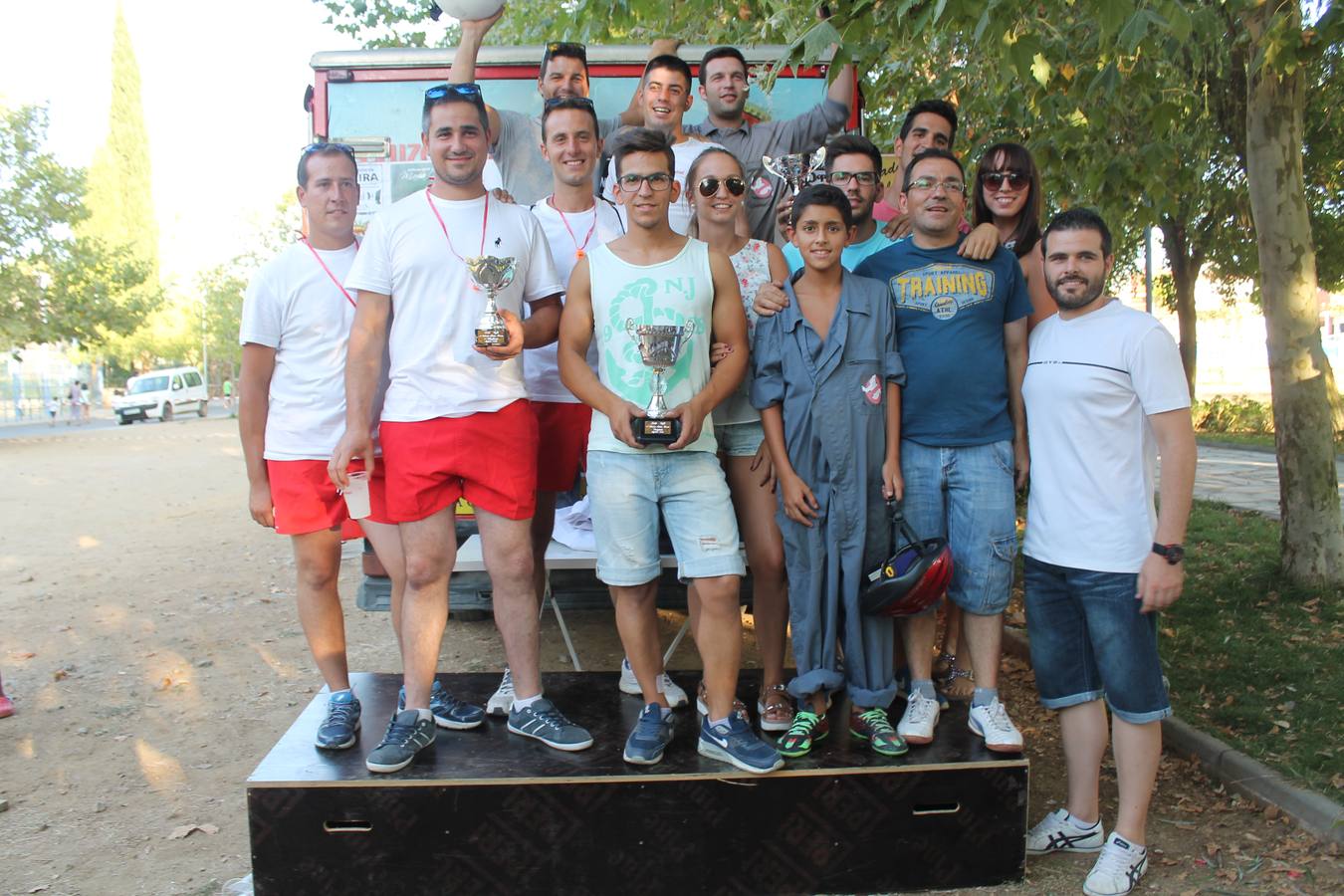 Foto de familia de los premiados 