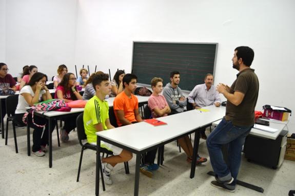Alumnos de uno de los Centros Locales de Idiomas de la región