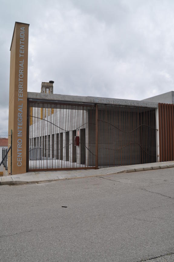 Edificio del Centro de Desarrollo Integral de Tentudía 