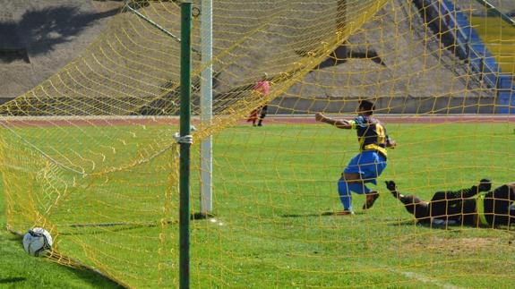 Caliche tras marcar el tanto del empate 