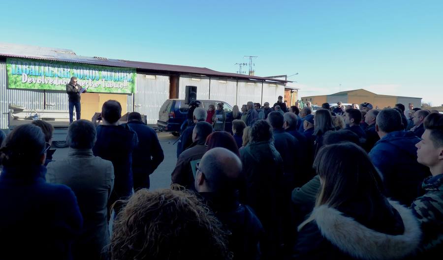 Concentración de apoyo a Emiliano Pulido y su familia en Tiétar 