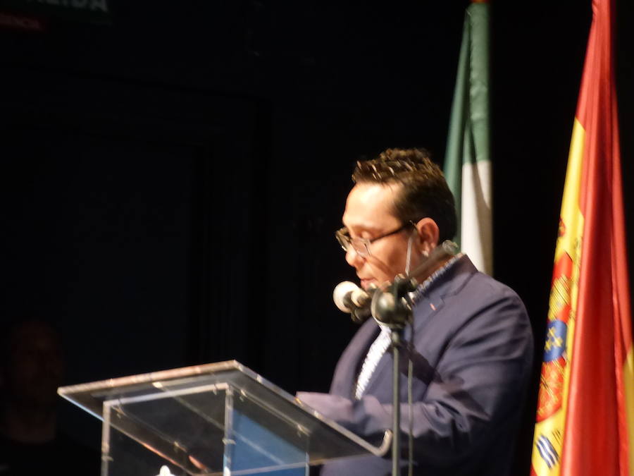 Cerca de 30 premios y menciones especiales se entregaron en la noche del jueves en la casa de cultura en una nueva edición, y van 19, de la Gala del Deporte. La gran noche anual del deporte moralo, que coronó como mejores representantes individuales del 2018 al futbolista Carlos Isaac Muñoz y a la corredora de rallyes Ainoa de la Osa.