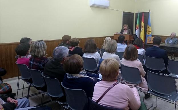 López de Celis llenó el salón de actos de la Fundación Concha 