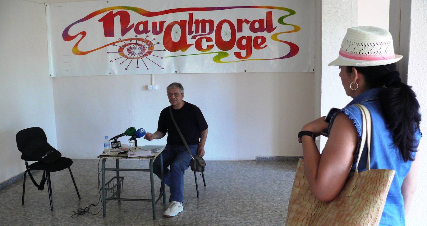 Al tener que cerrar la sede local de Cáceres Acoge 