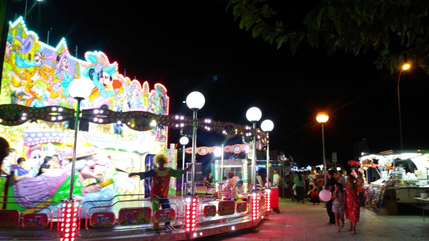 Mucho calor y mucho público en la calle, en las plazas, en bares y en terrazas y en la mayoría de las actividades realizadas. Así se podrían resumir, a grandes rasgos, las fiestas de San Miguel, aunque lógicamente cada uno hará su propio balance en función de lo que haya disfrutado. Porque también hay quien se queja del exceso de ruidos, de la acumulación de basuras y de la falta de civismo. Repasamos las fiestas en casi 30 fotografías, aunque podrían ser muchas más.