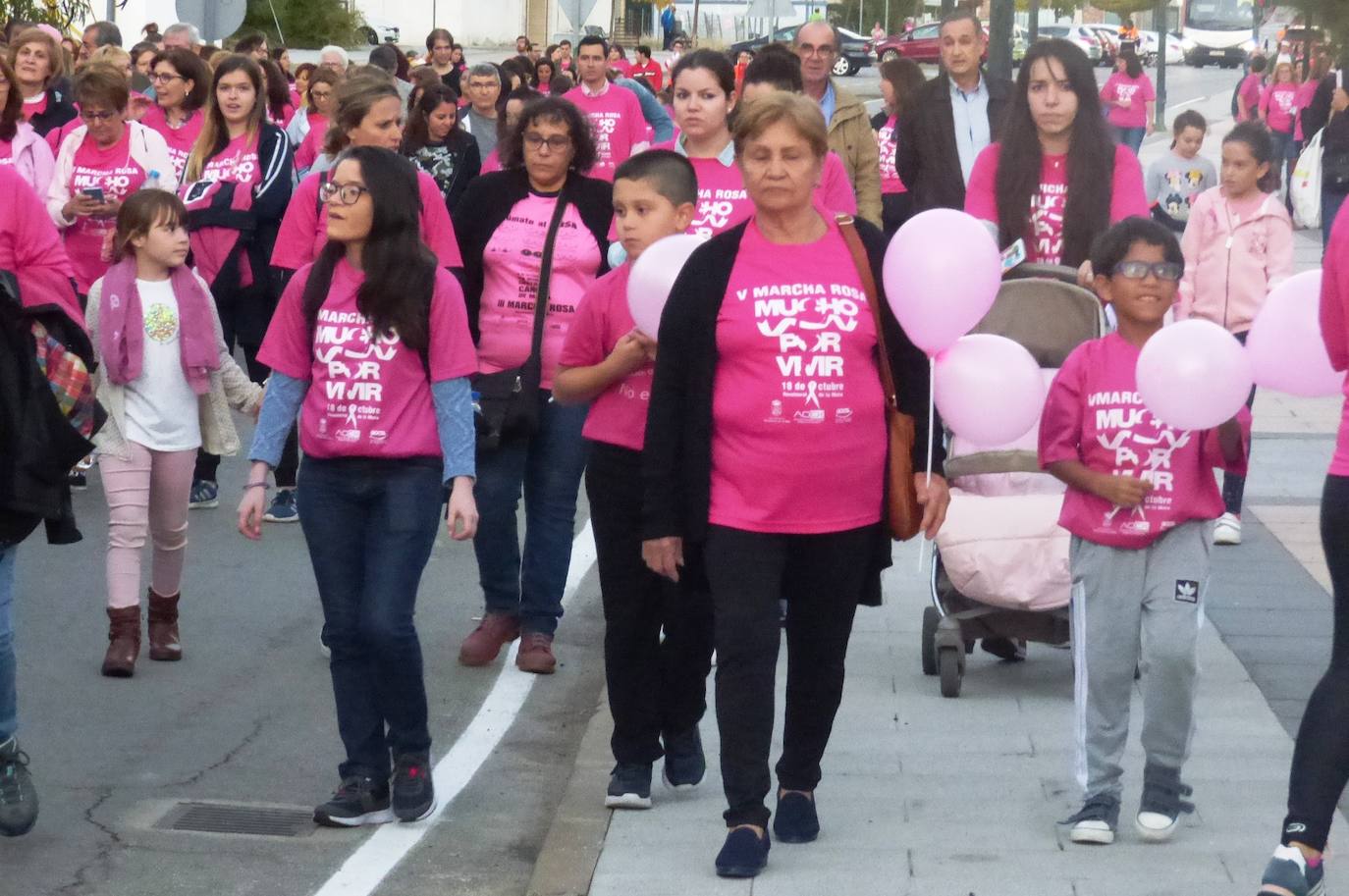 Fotos: Multitudinaria Marcha Rosa contra el cáncer de mama