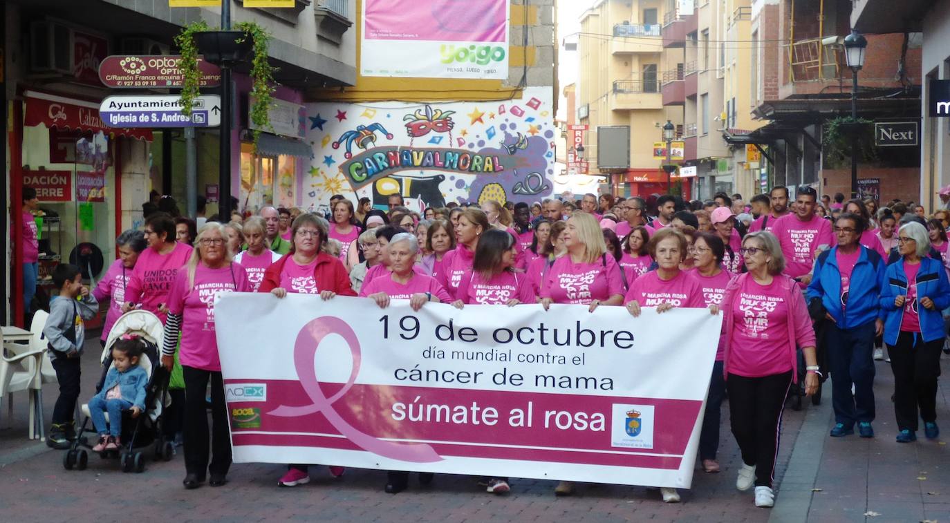 Fotos: Multitudinaria Marcha Rosa contra el cáncer de mama
