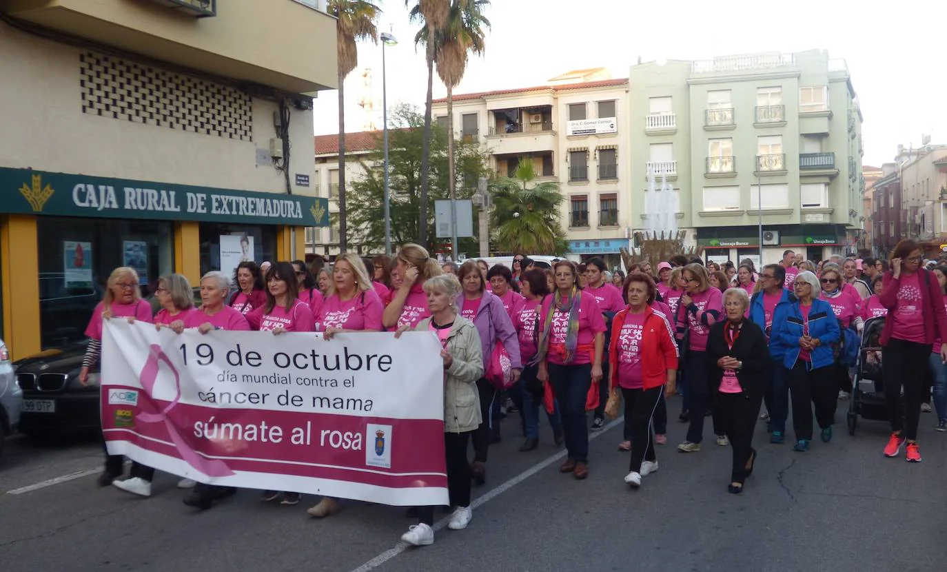 Fotos: Multitudinaria Marcha Rosa contra el cáncer de mama