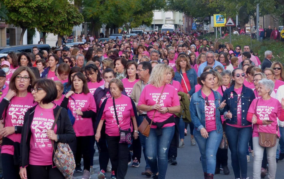 Fotos: Multitudinaria Marcha Rosa contra el cáncer de mama