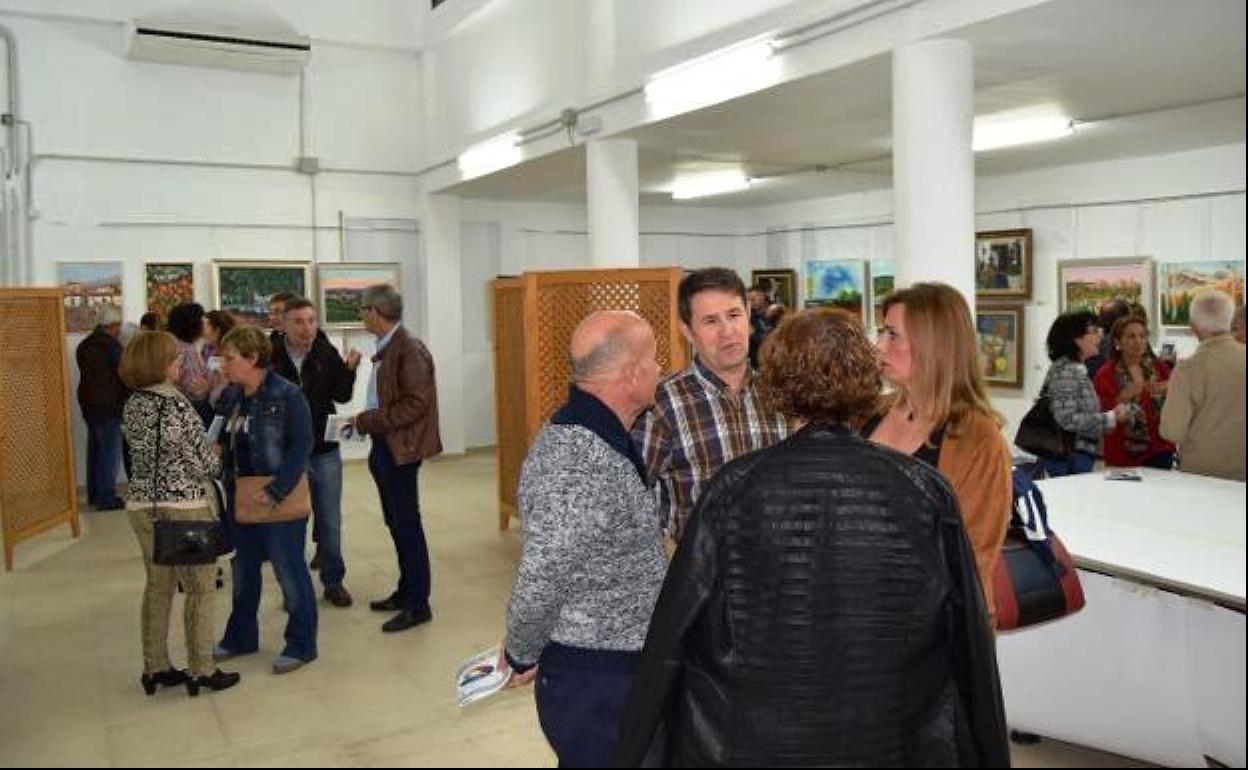 La Asociación Cultural de Artes Plásticas lleva su obra a Talayuela