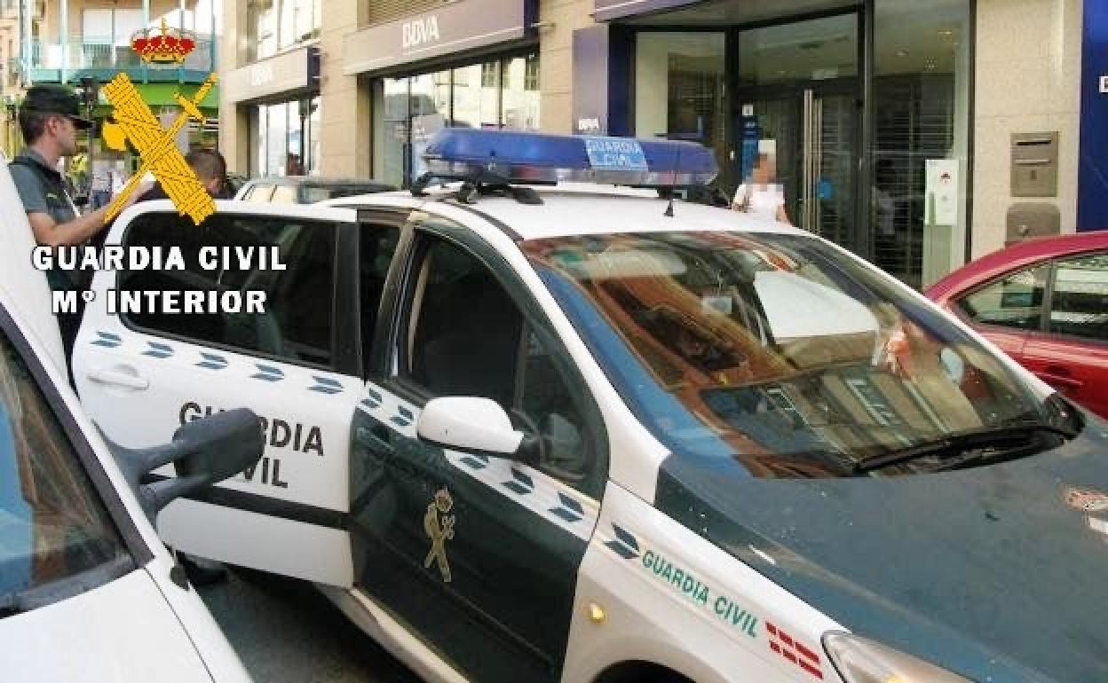 La Guardia Civil detiene a cinco personas por un delito de hurto por el procedimiento del 'cogotero'