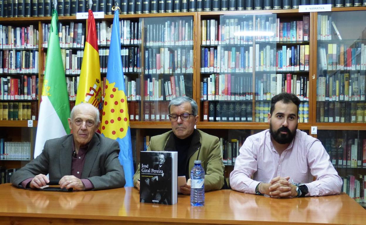 El historiador Julián Chaves elige Navalmoral para presentar la biografía de José Giral
