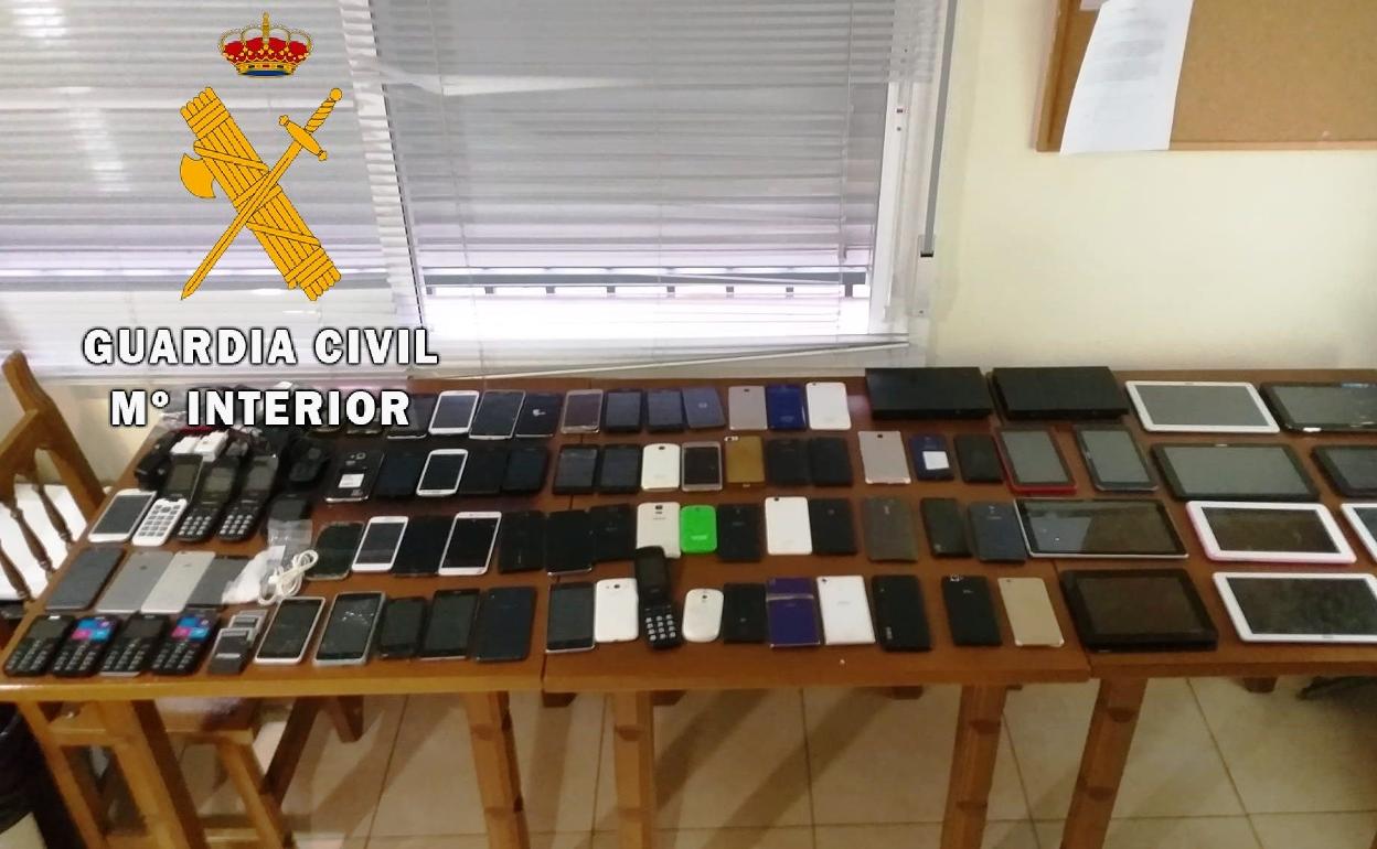 Material recuperado por la Guardia Civil 