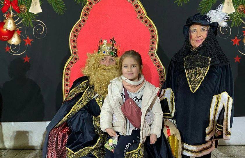 Fotos: La cabalgata de los Reyes Magos despide la Navidad