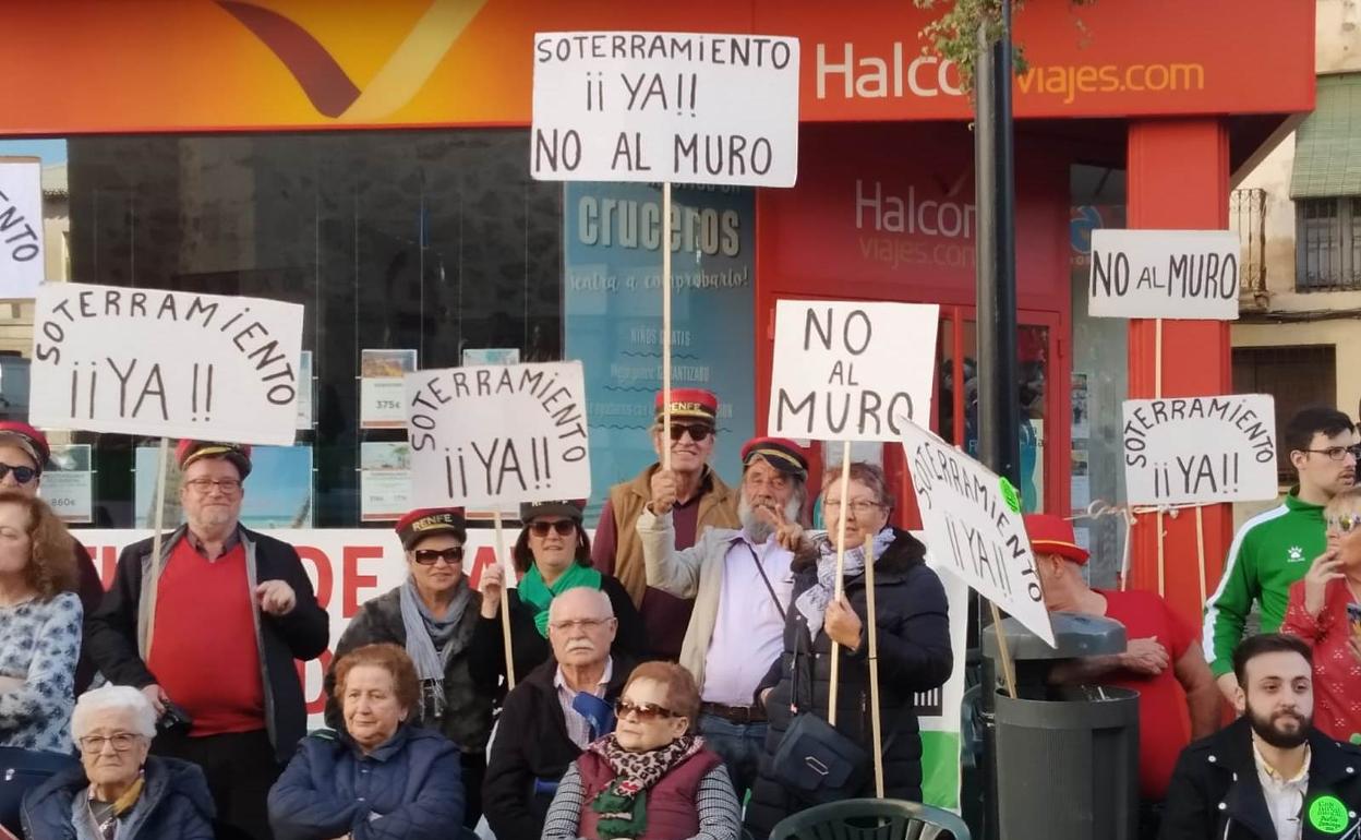 Integrantes de la plataforma No al Muro 