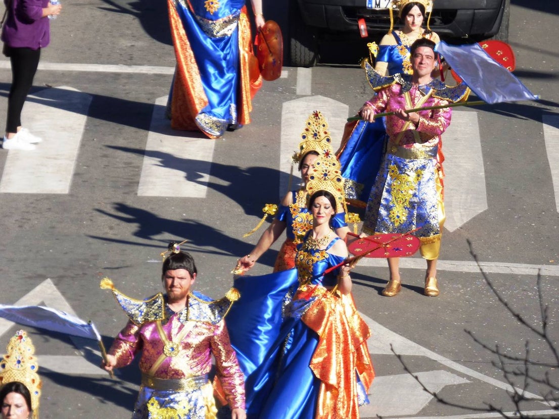 Fotos: Desfile de carrozas y comparsas
