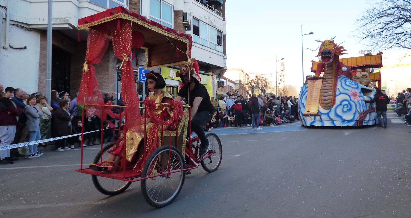 Fotos: Desfile de carrozas y comparsas