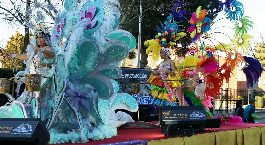 Fotos: Desfile de carrozas y comparsas