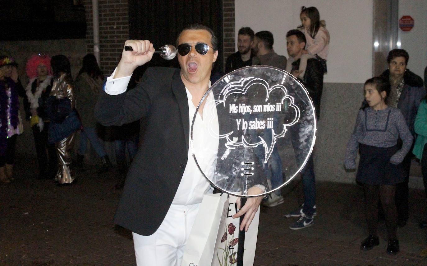 Fotos: Pasacalles carnavalero