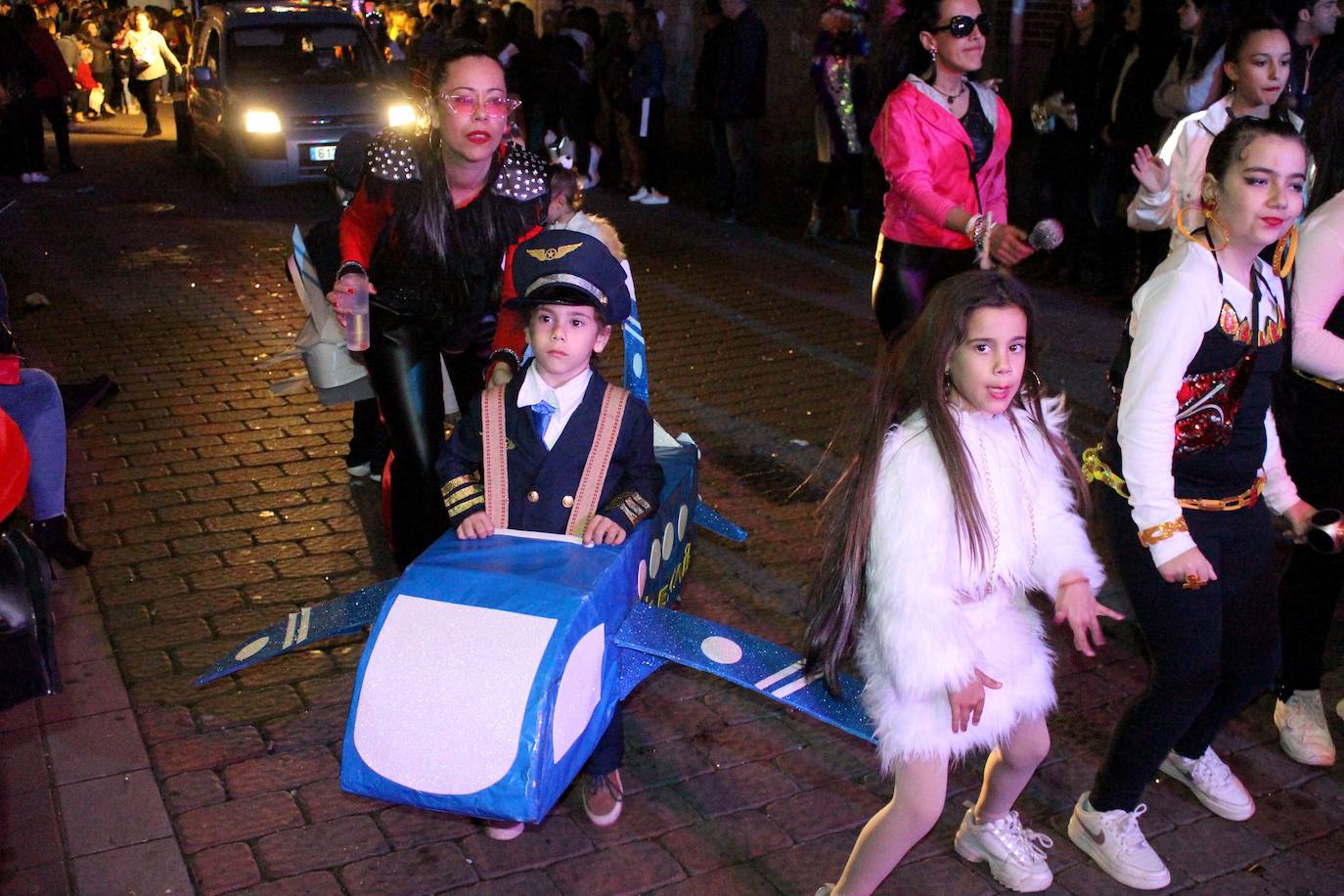 Fotos: Pasacalles carnavalero